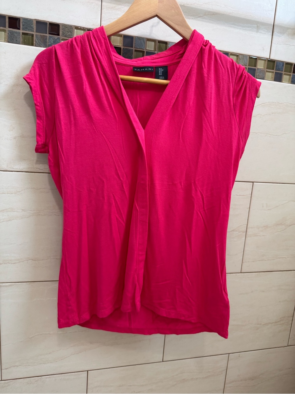Tahari Fuchsia V-Neck Cap Sleeve Top